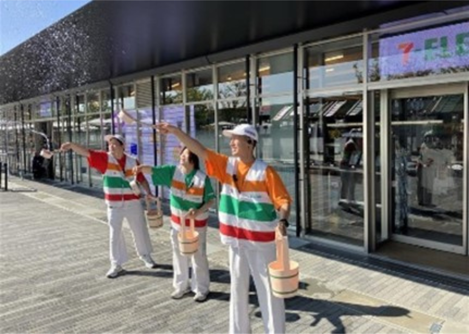 打ち水やオリジナルうちわ・塩キャンディの配布を期間限定で実施