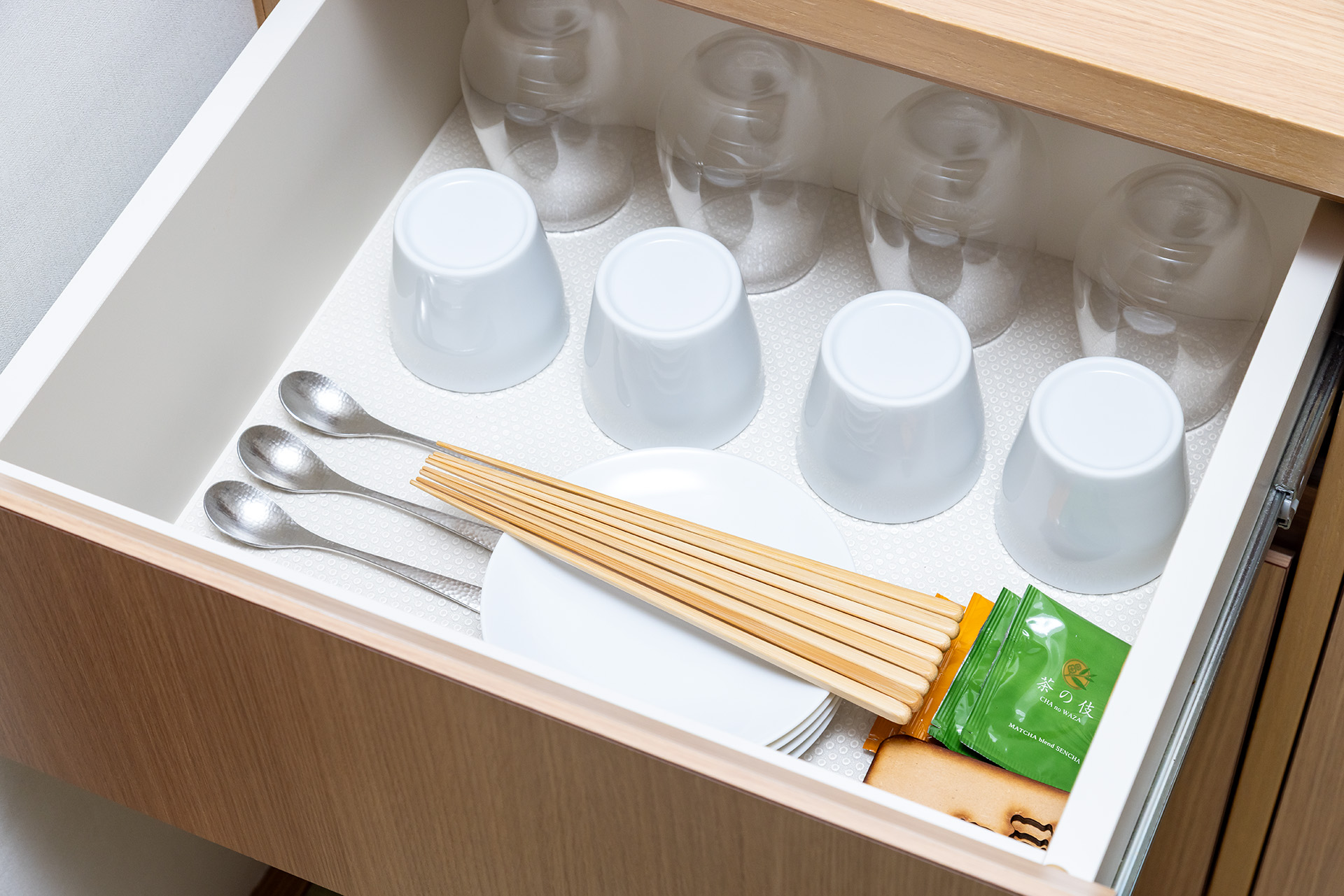 食器類も用意している