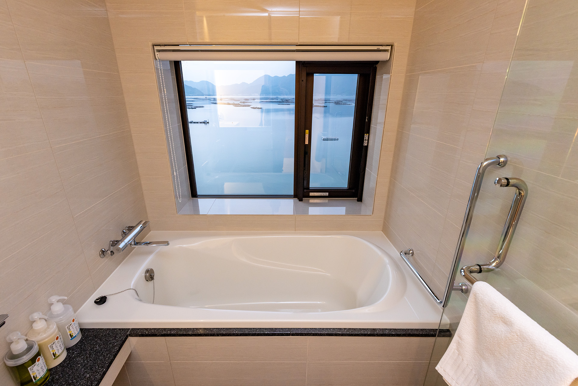 特別室はバスタブ＆シャワー付