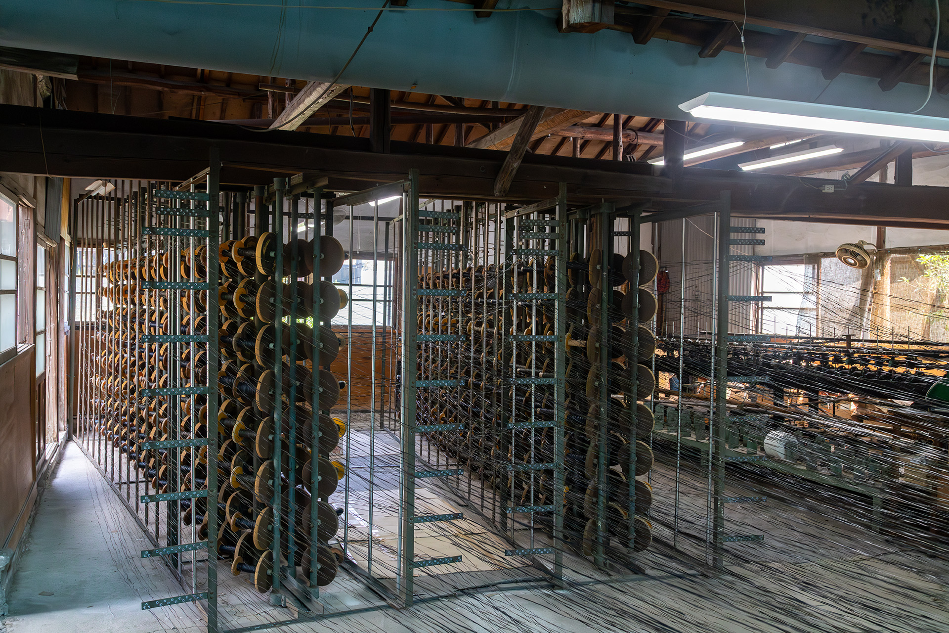 縦糸の数は柄によって異なるが300～500本ほどになるそうだ