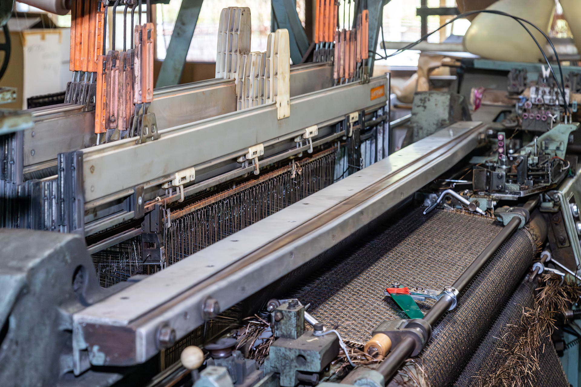 パンチカードどおりの模様となってできあがってくる