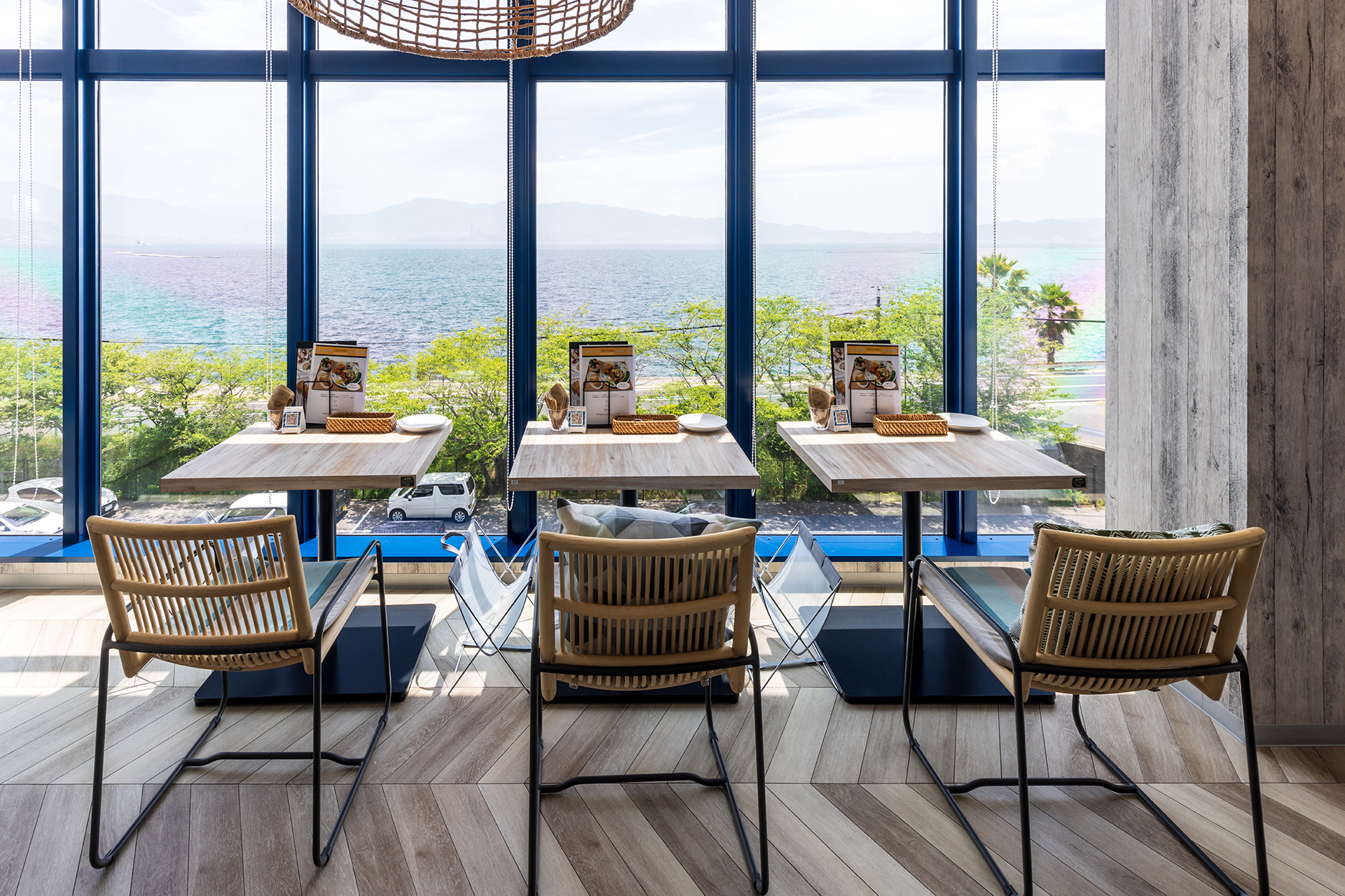 対岸に見えているのは呉の町