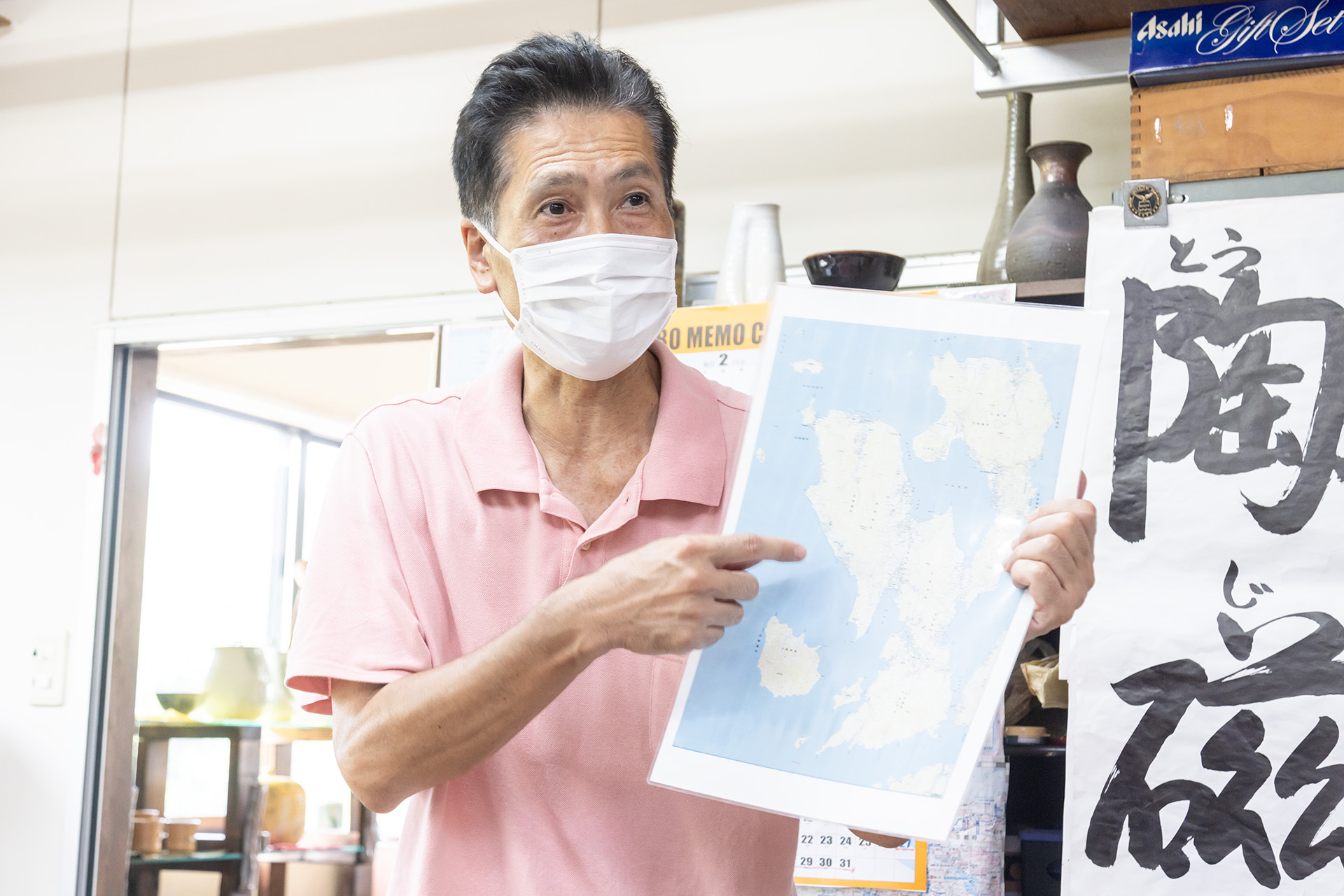 陶芸家というと気難しそうなイメージがあるが沖山努氏は気さくで話し上手。作り方を説明しつつも場を盛り上げてくれた