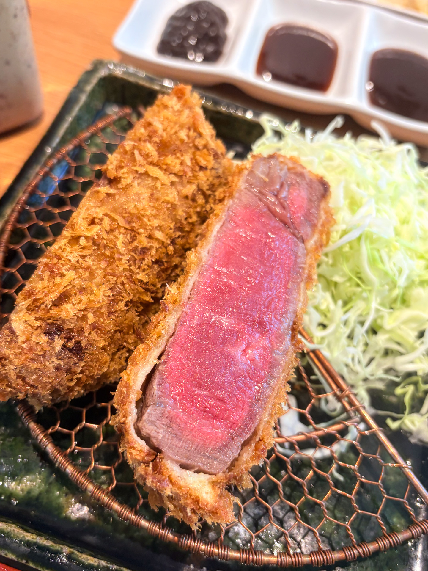 宮崎A5和牛をカツにしてしまうという発想に感服。定食（90ドル～）