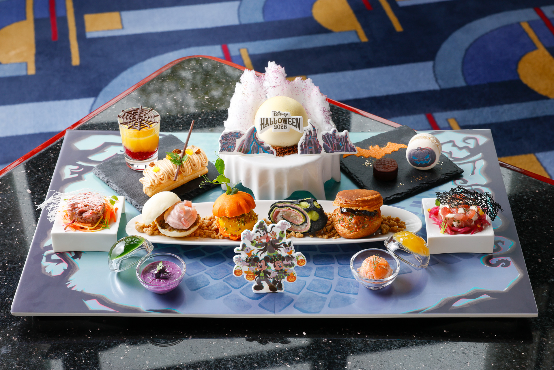 「“ディズニー・ハロウィーン”プレミアムスウィーツセット」