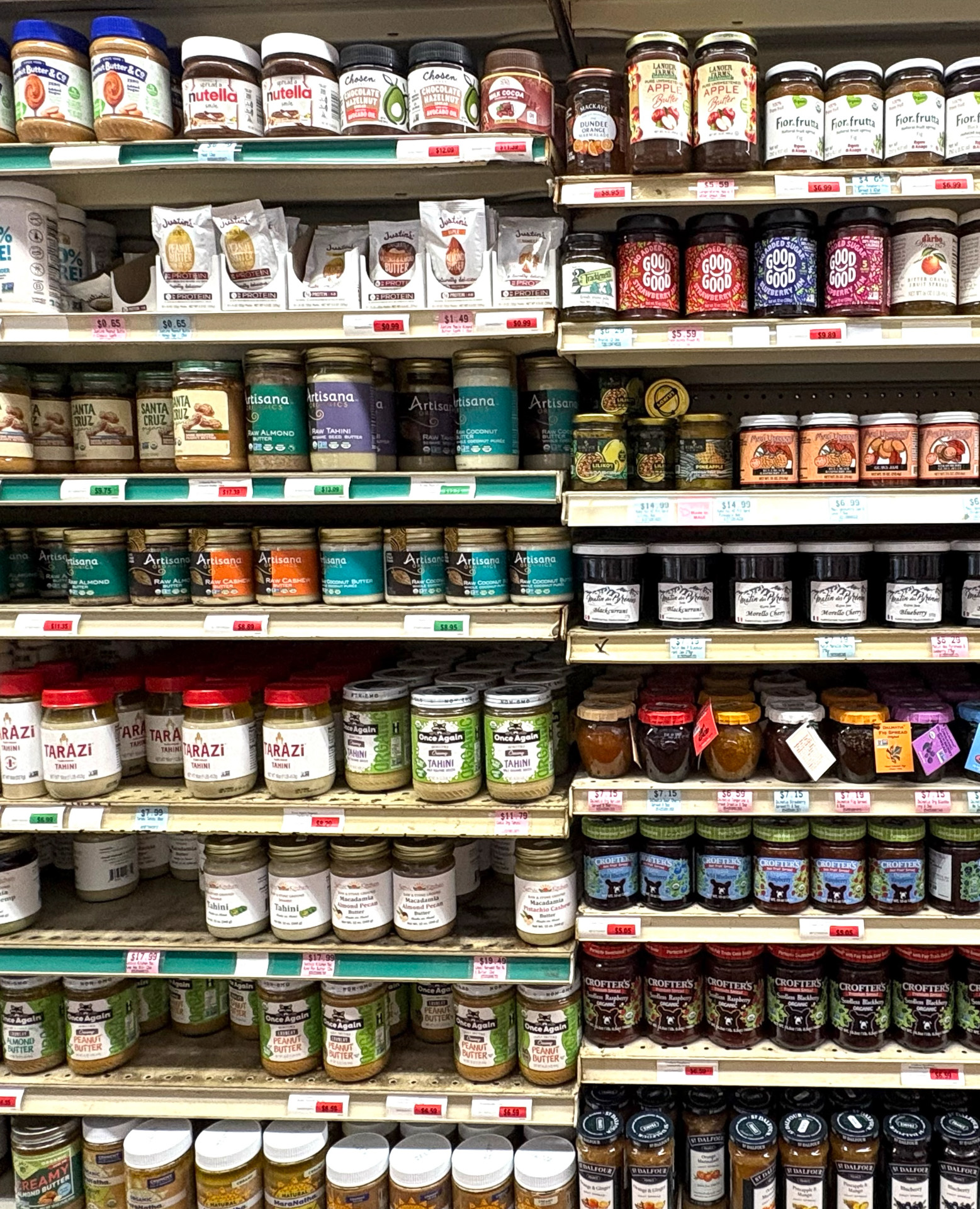 ジャムやピーナツバターなどパンに塗るスプレッドだけでも多種多様