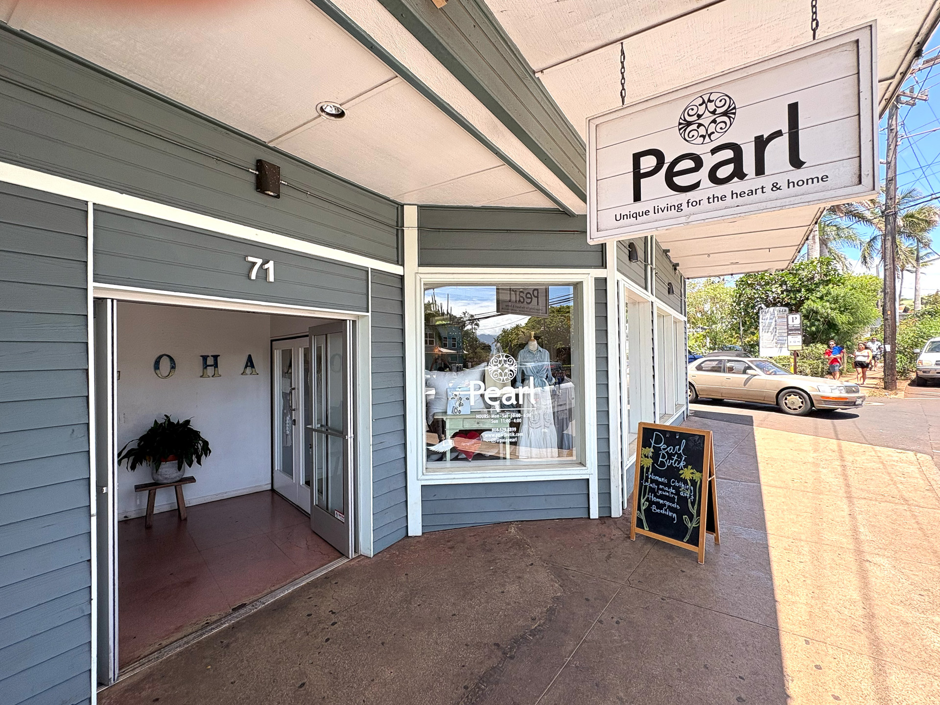 ボールドウィンアベニュー沿いにあるブティック「パール」