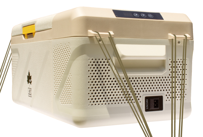 両サイドの固定用スロットでオフロード対応