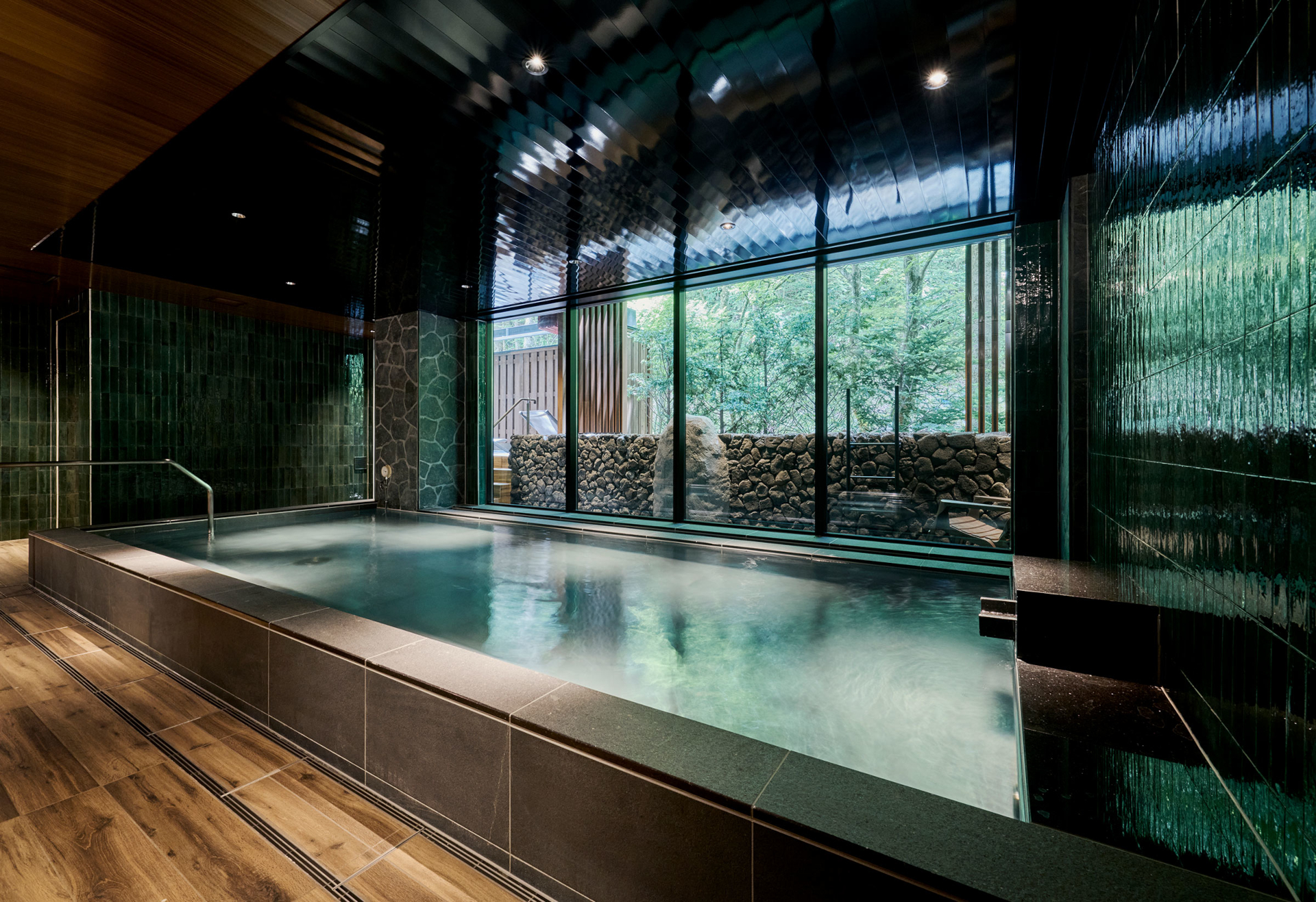 サウナ付き温泉大浴場