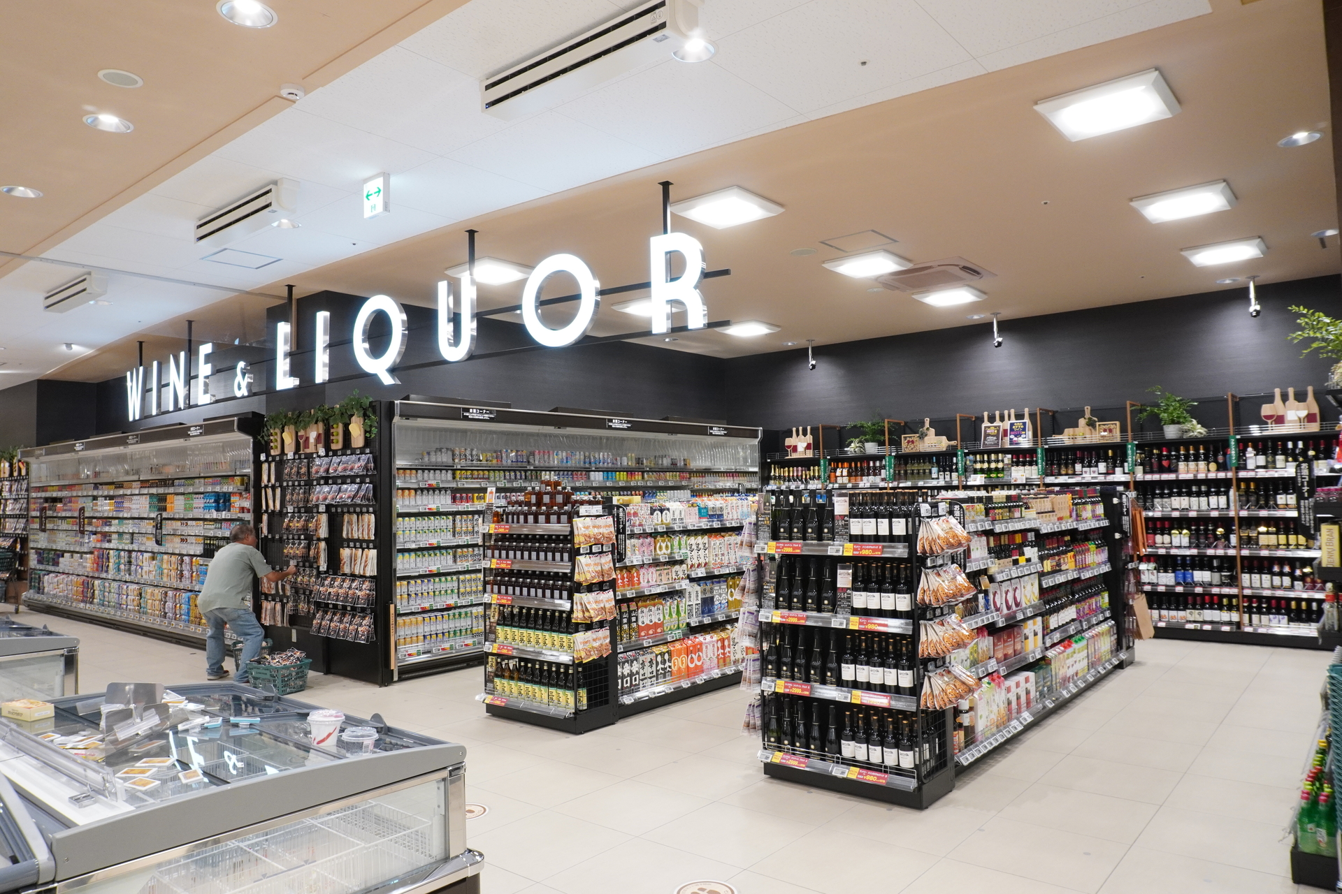 近隣の店舗では焼酎がよく売れているが、洋風エリアに合わせてワインを多めにしているとのこと