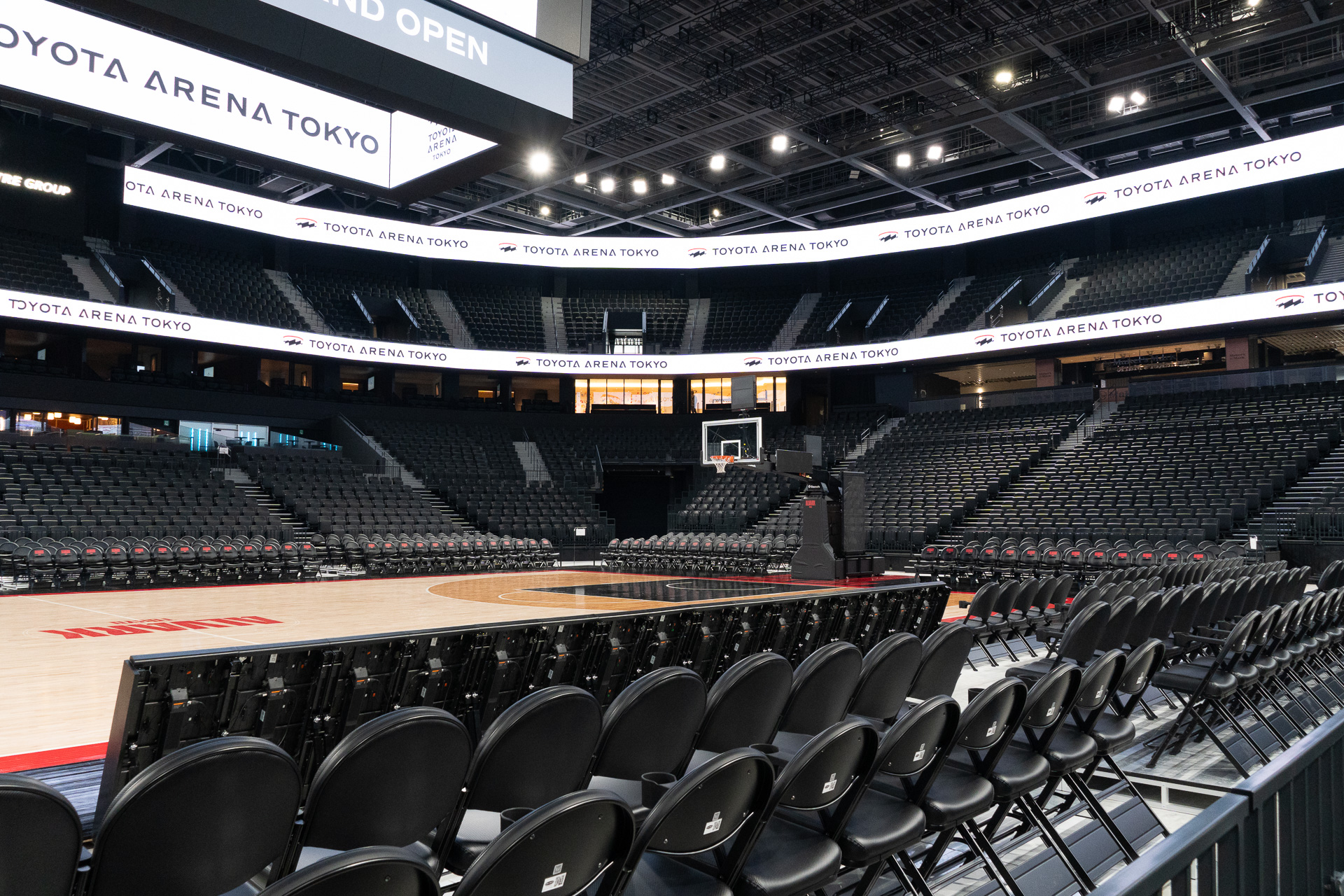 アルバルク東京の興業時はアリーナ面にコートサイド席を設置する