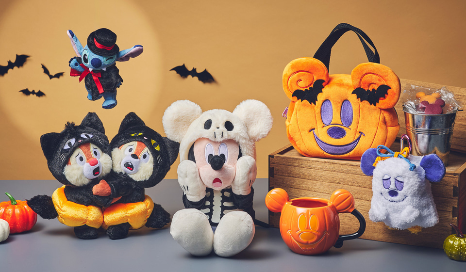 ディズニーストア、ハロウィーン新作発表。仮装したミッキーたち