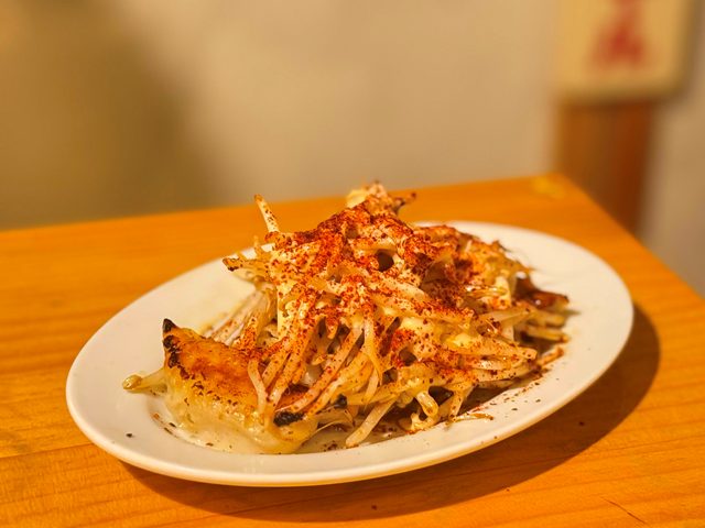 愛知県・藤が丘 めし屋も作「二郎餃子」（5個入り600円）