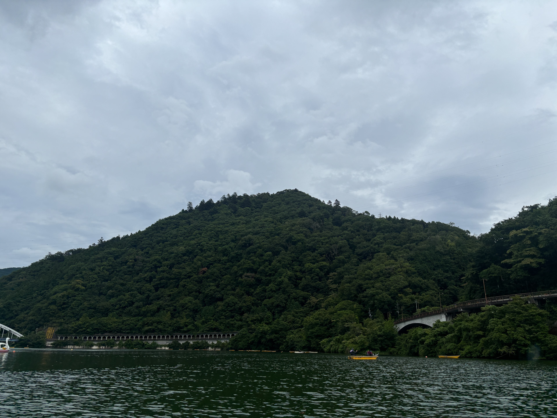 日陰のない湖上なので、曇りでちょうどよかったです