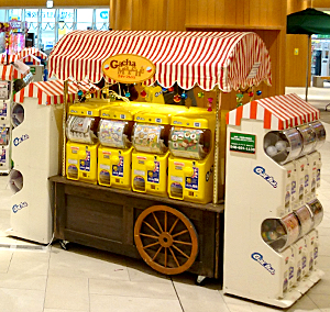 ワゴン型のガチャ販売スタンド「ガチャマルシェ」