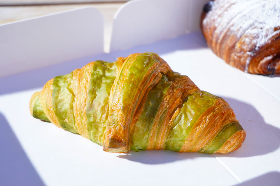 【9/29本日まで】フランス館メゾンカイザーピンバッチ 激レア】関西万博 フランス館 メゾンカイザー ピンバッジ セット