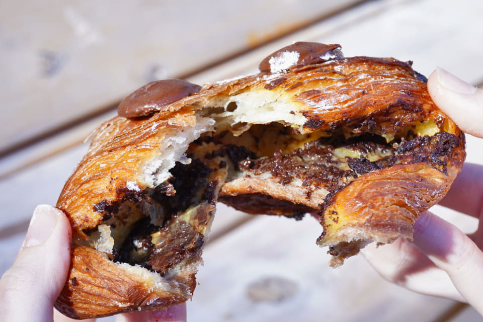 万博グルメ】フランス館「メゾンカイザー」万博限定パンを実食