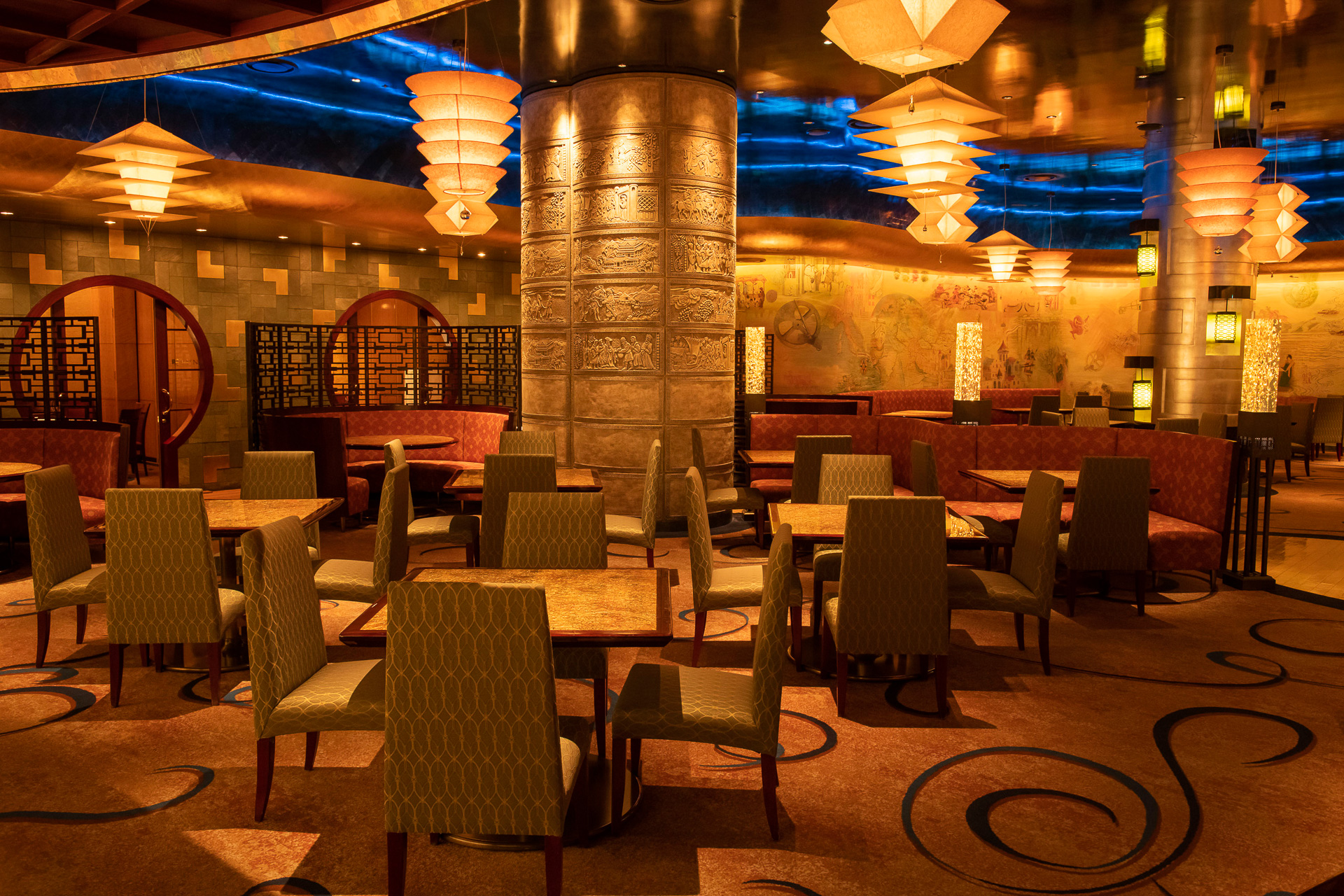 落ち着いた雰囲気のなか、中華料理が味わえる「シルクロードガーデン」