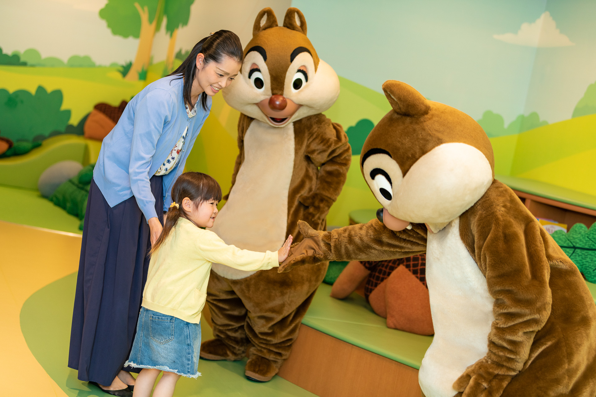 宿泊者向けに「チップとデールのプレイグラウンド」モチーフのオリジナルグッズが新たに登場