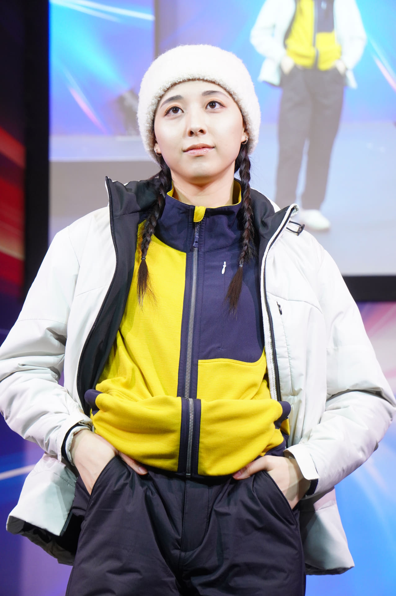 XShelter断熱α ウォームジャケット（3900円）、XShelter断熱β ウォームクライミングパンツ（2900円）