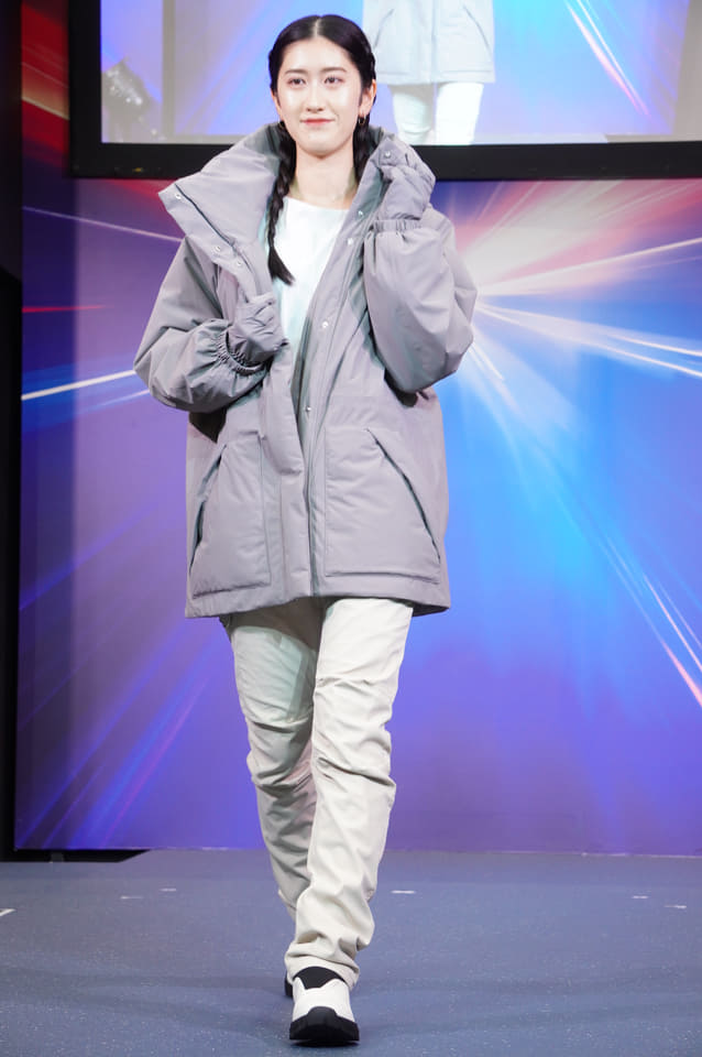 ウェア XSHELTER レインウエアの常識を覆す！ ワークマン「XShelter超透放湿ジャケット