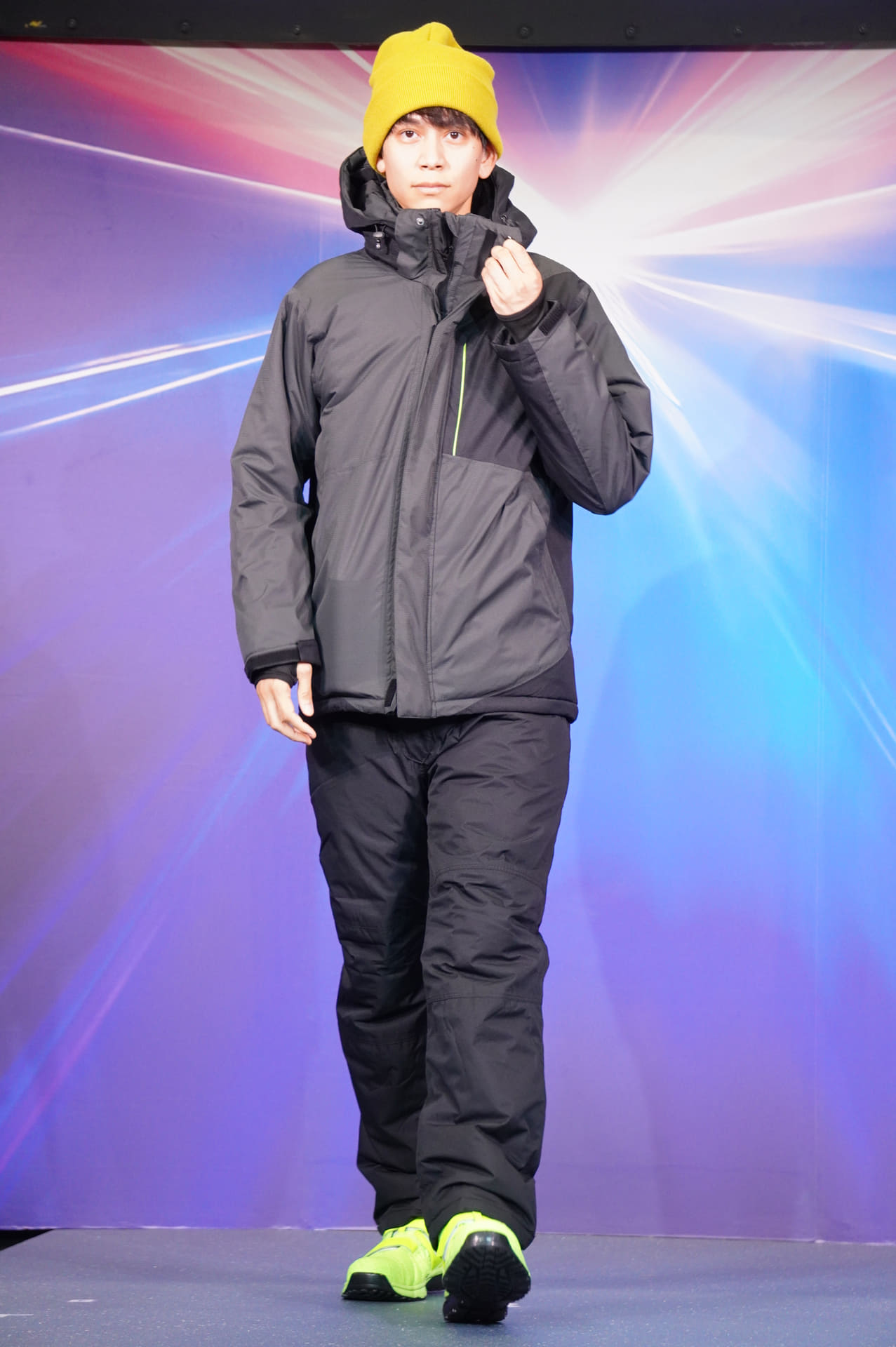 XShelter断熱α AEGIS PREMIUM 防水防寒スーツ（上下セット9800円）