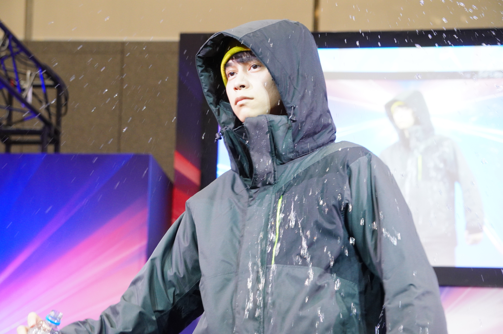 XShelter断熱α AEGIS PREMIUM 防水防寒スーツ（上下セット9800円）