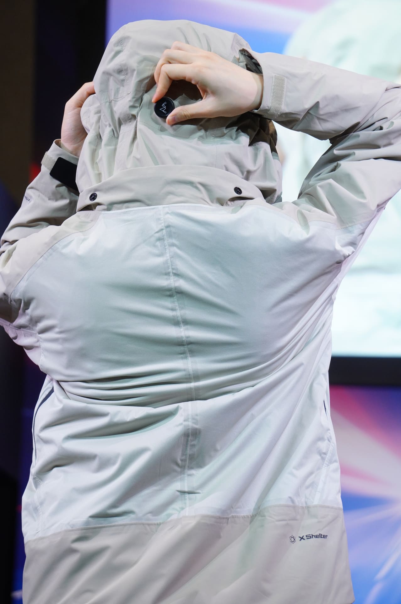 XShelter断熱β PREMIUM 超透湿防水防寒ジャケット（9800円）