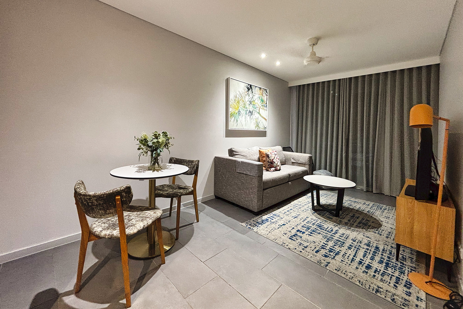 広々としていてきれいなアパートメントタイプの部屋にはキッチンも完備。家族連れや長期滞在にも最適だ