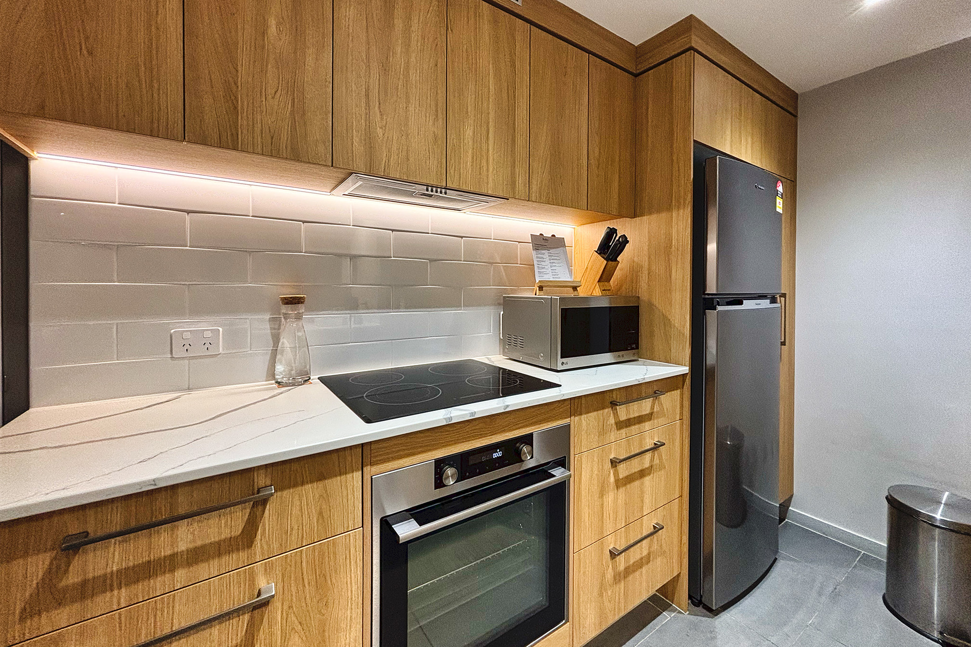 広々としていてきれいなアパートメントタイプの部屋にはキッチンも完備。家族連れや長期滞在にも最適だ