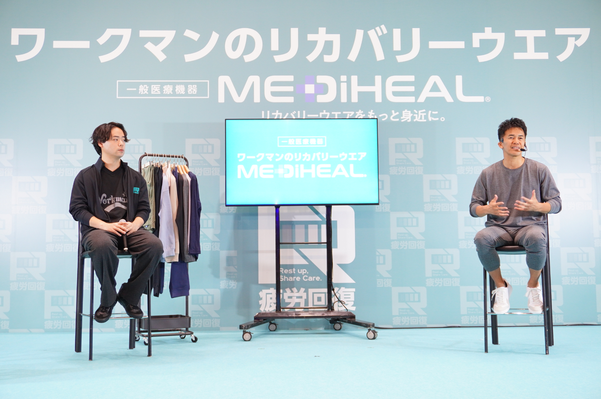 株式会社ワークマン MEDIHEAL担当 半田峻也氏（左）と武井壮（右）