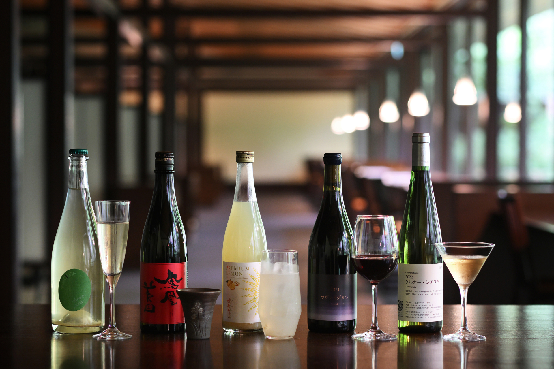 ご当地会席とさまざまなお酒が味わえる「おひとりたしなみペアリング」。「界 鬼怒川」では、栃木県産りんごのシードルや鳳凰美田の純米大吟醸など