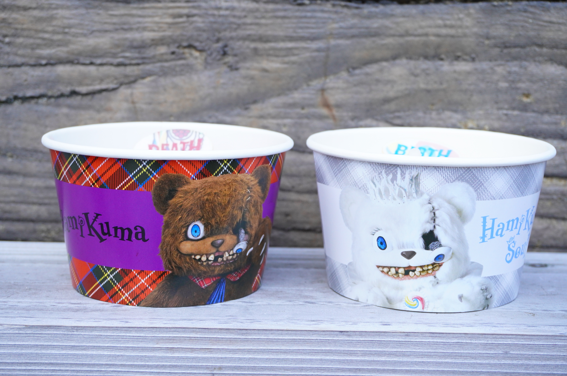 スパイシーだけど辛すぎず、添えられた刻みピクルスが効いてトマトカレーのような味わい。トッピングのチョコと一緒に食べるとよりまろやかに