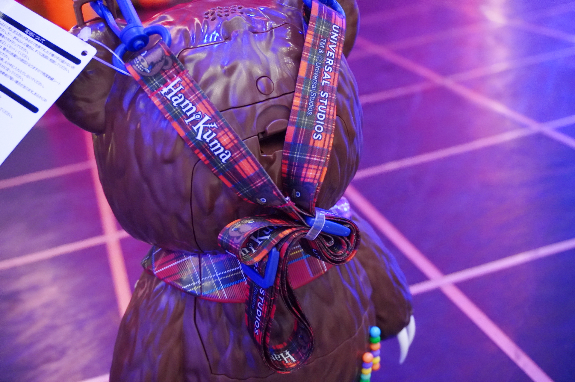 赤チェックのストラップ付属