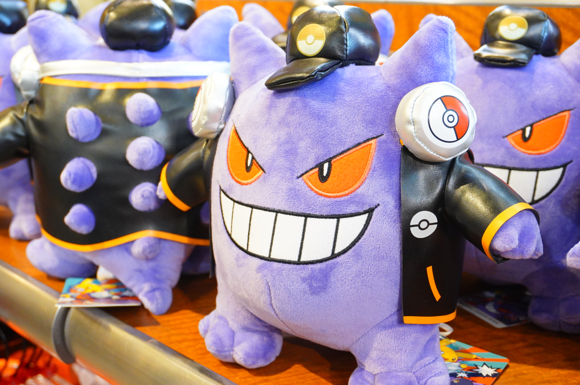 USJ「ハロウィーン2025」がいよいよ開幕。新ステージショー“ポケモン熱狂パーティ”のグッズが発売