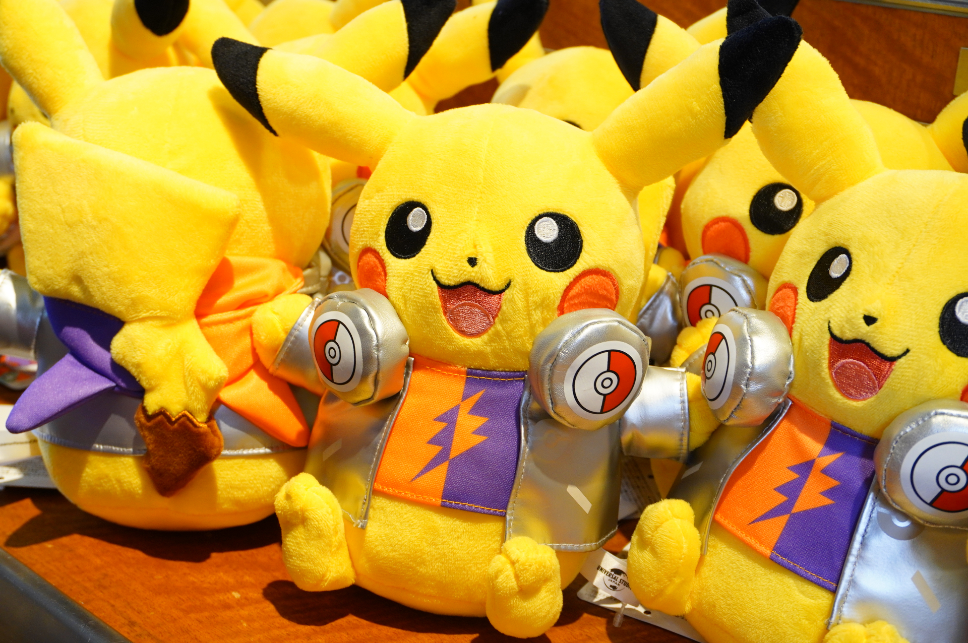 DJピカチュウのぬいぐるみい