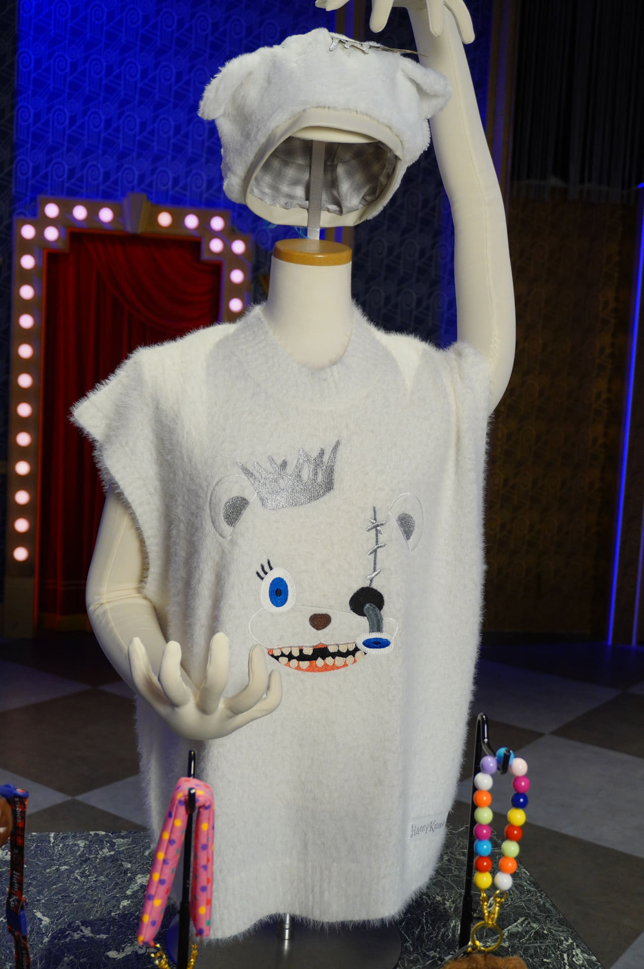 ハミクマソウルニットベスト（前）