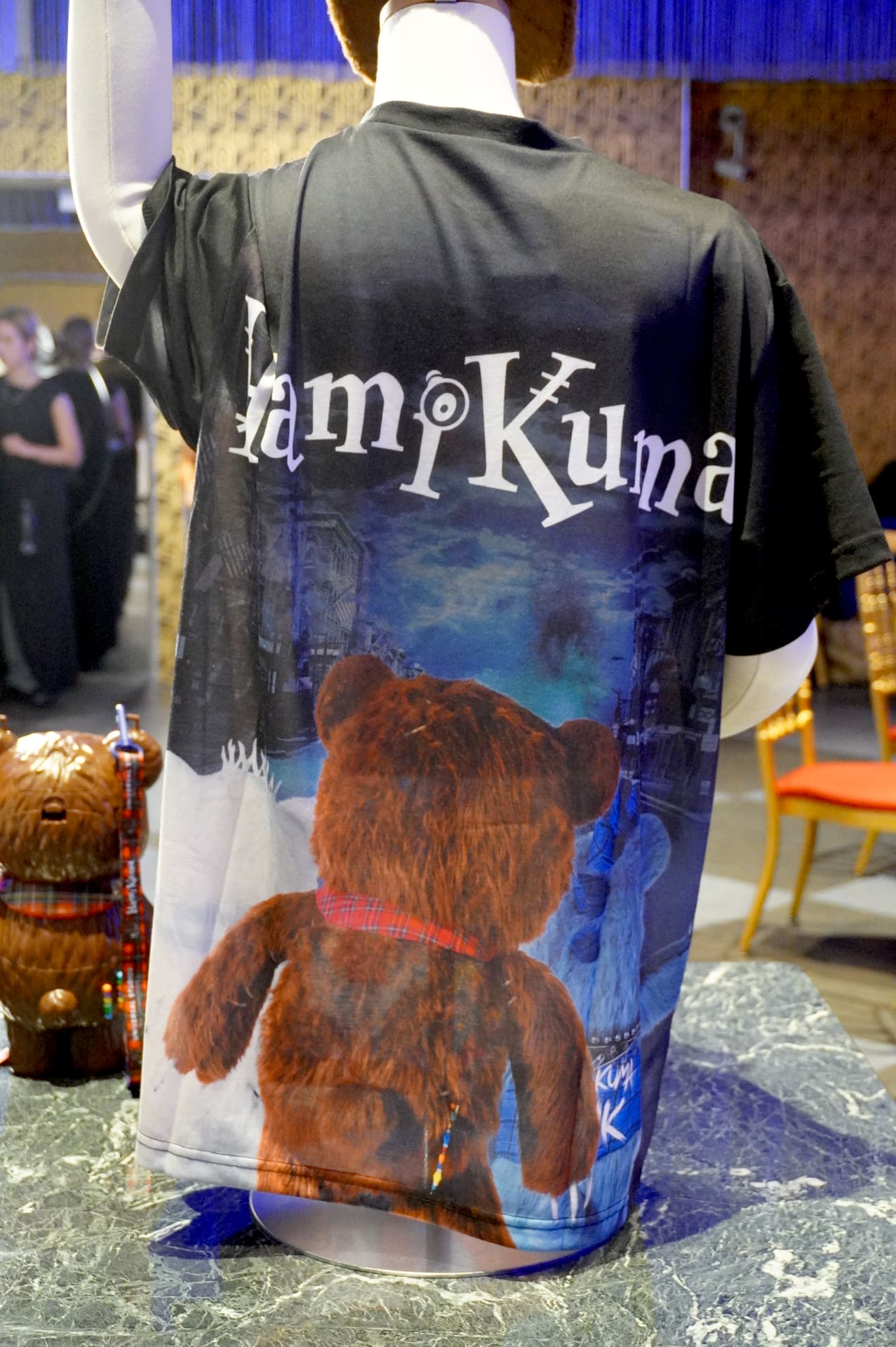 ハミクマTシャツ（うしろ）