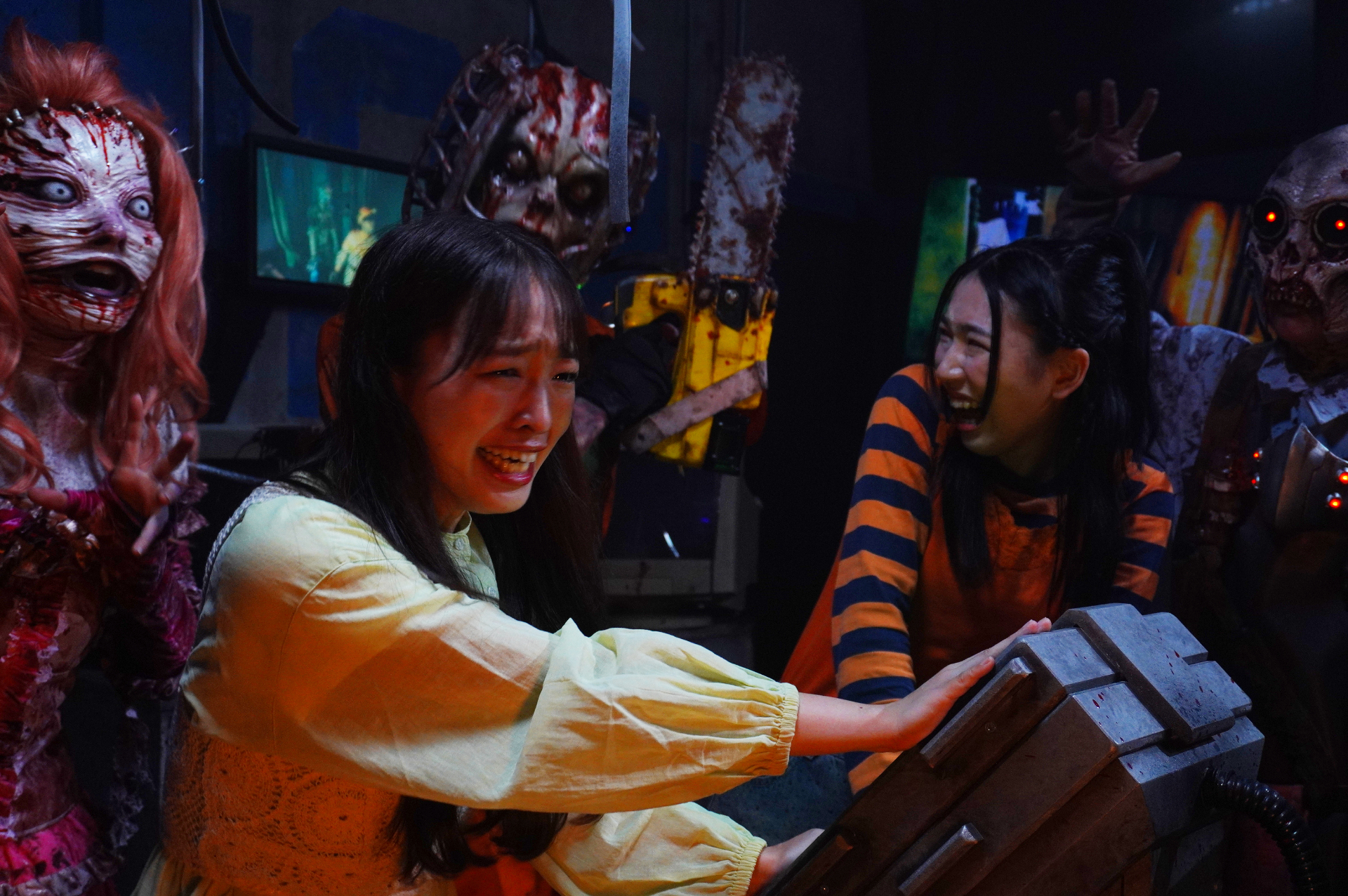 USJ「ハロウィーン2025」がいよいよ開幕。注目アトラクション“ゾンビ工場ツアー”に潜入してきた