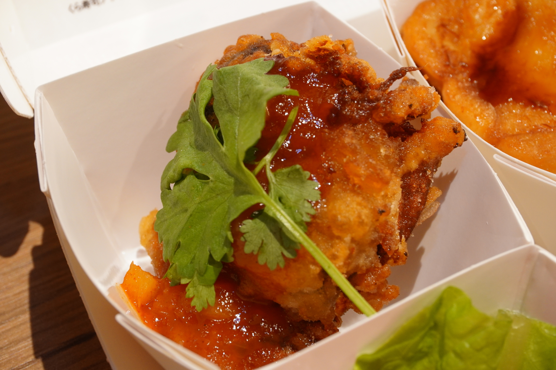 シンガポール共和国「チリクラブ」。人気ベスト3セットにも入っている