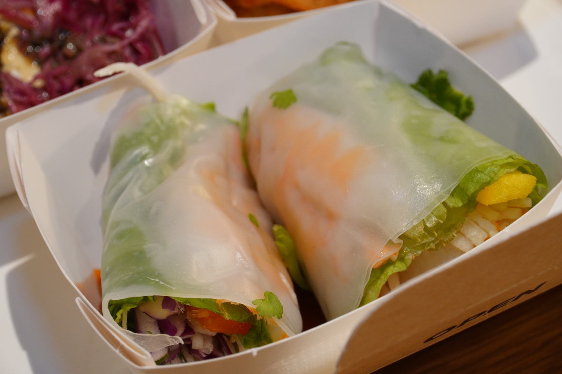 ベトナム社会主義共和国「生春巻き」。エビがプリプリ！