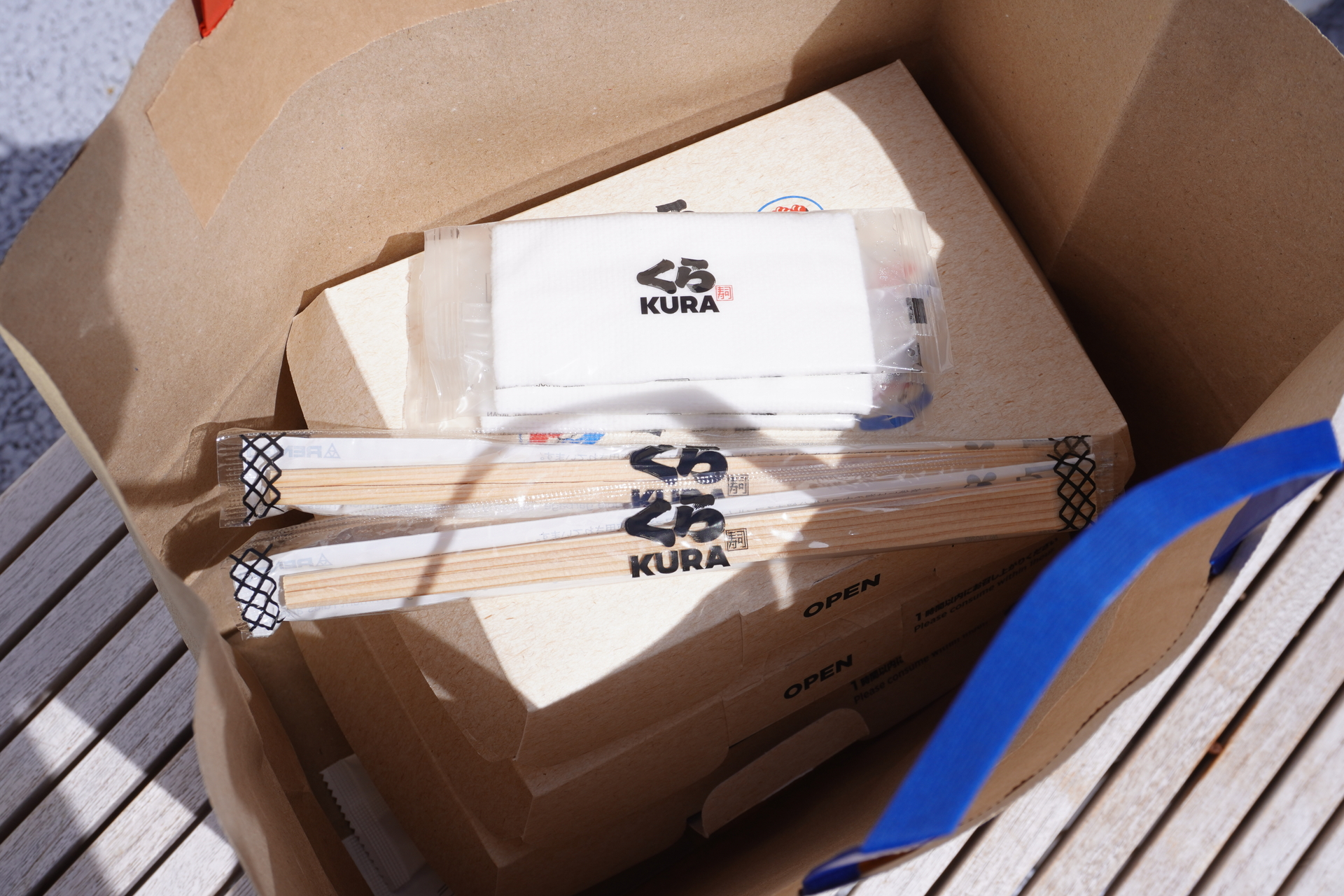 お箸やおしぼりなどはセットの個数と同じ数をもらえる（追加購入も可能）