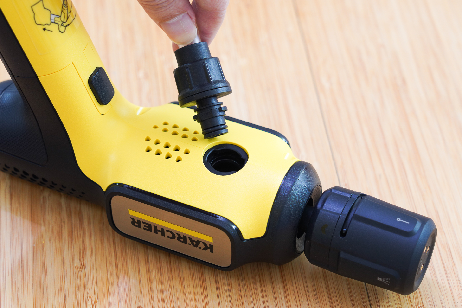 本体下側から水を供給する