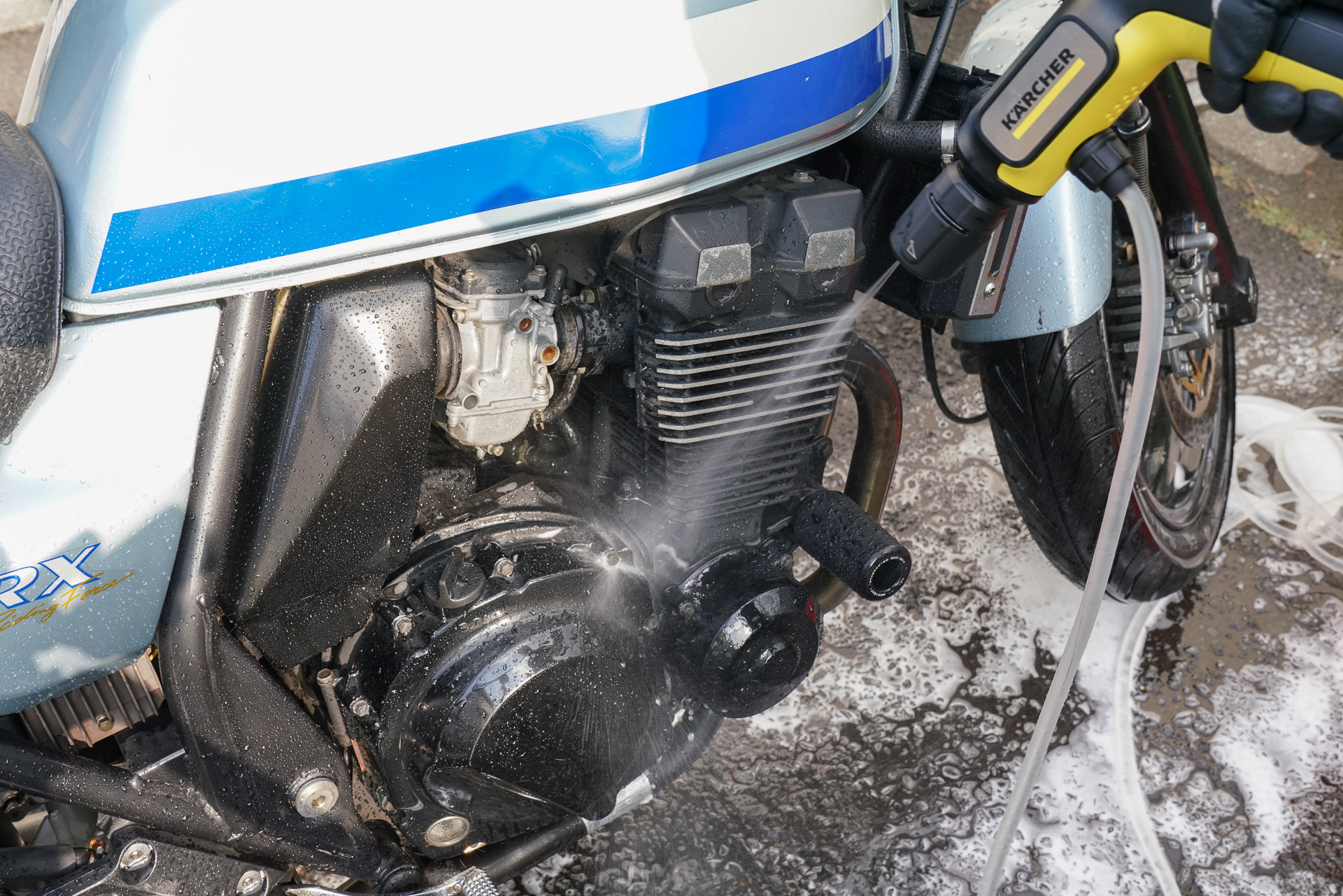 バイクには弱めの「エコ」がちょうどいい勢いだ