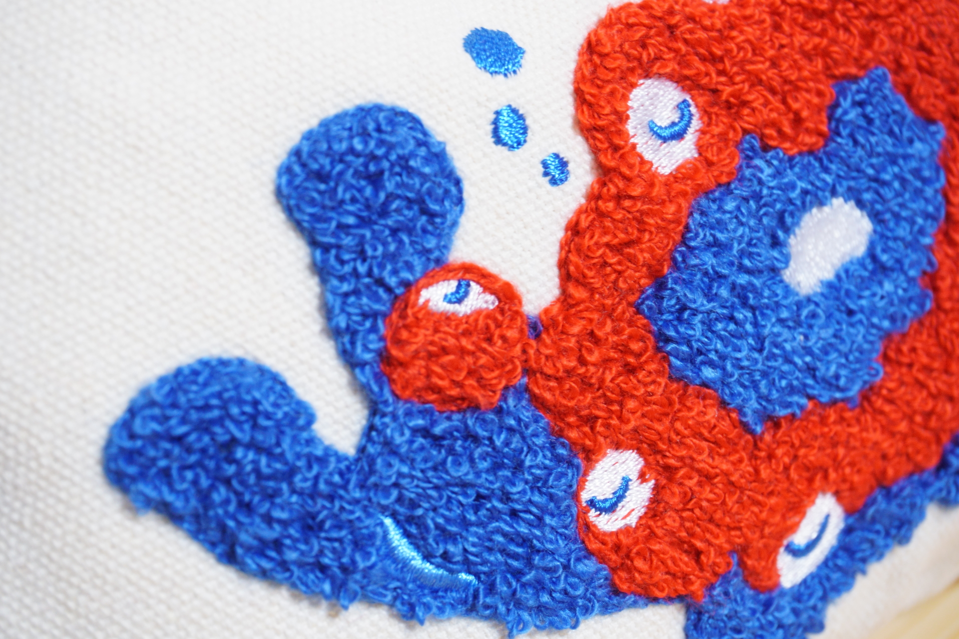 サガラ刺繍をアップで