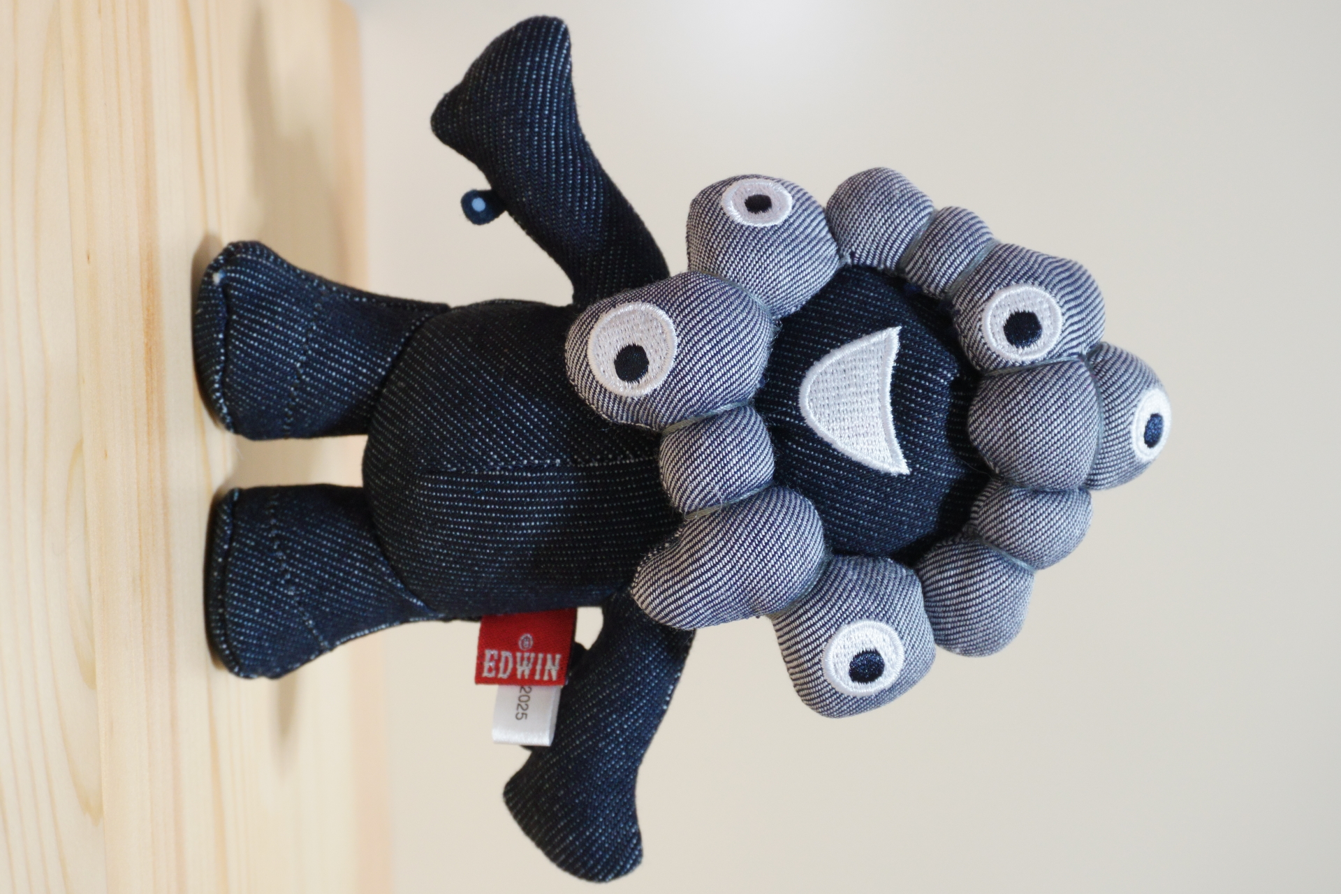 EXPO2025 EDWIN マスコット/全身 正面