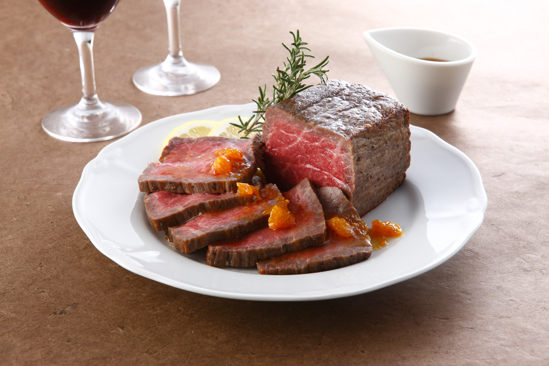 みかわ牛モモローストビーフ 蒲郡みかん入り和風ソース