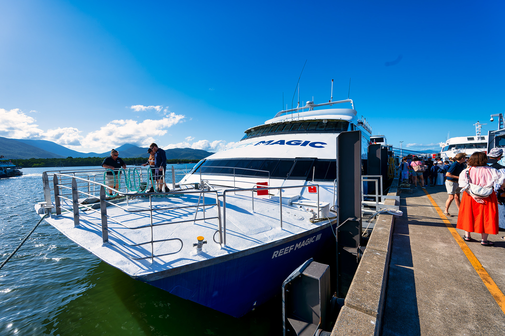 このツアーはJATAが主催した日本人向けのもので、関係者も含めて154名が乗船