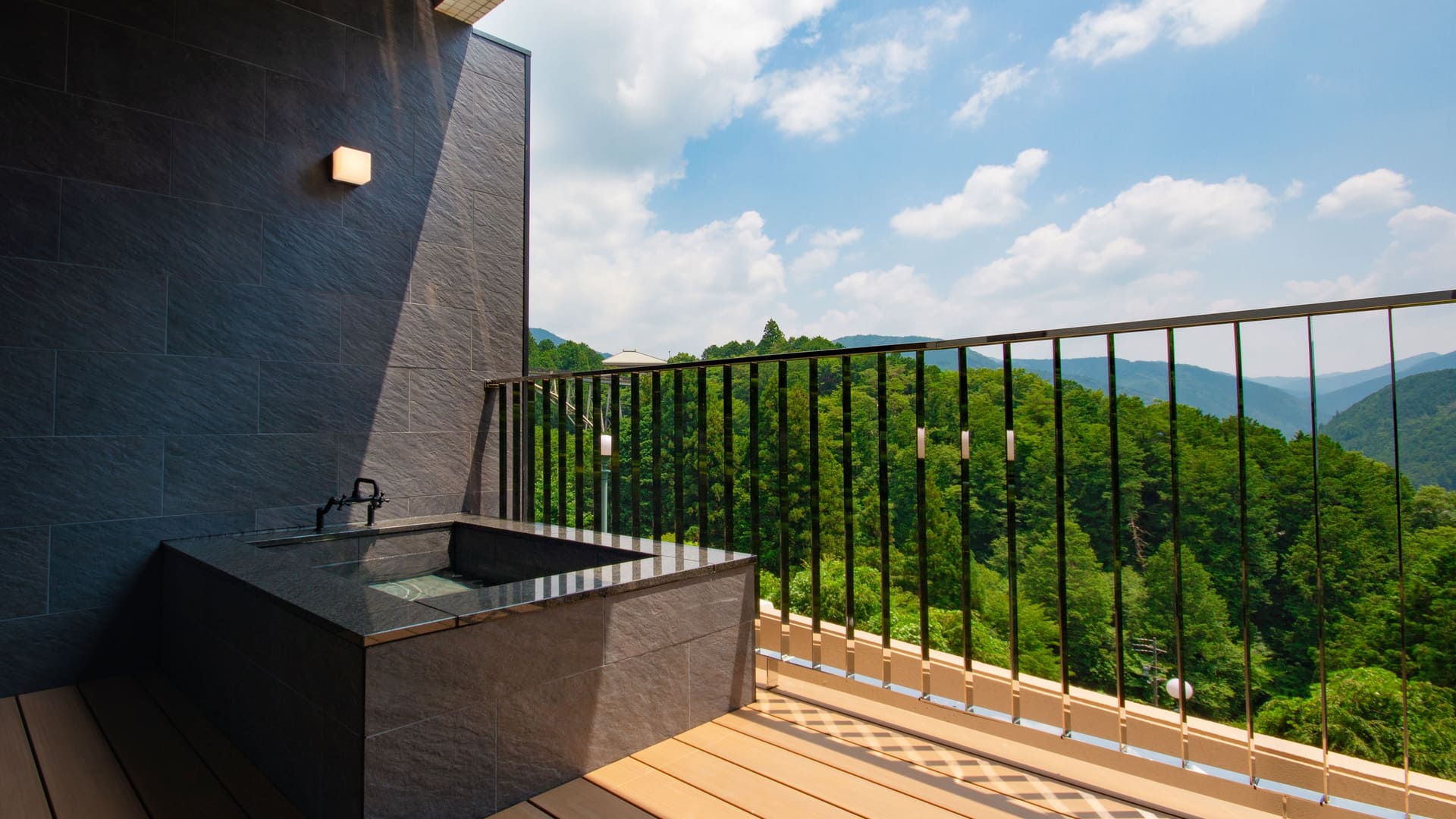 客室一例（スーペリア露天風呂付き和ベッドツイン）