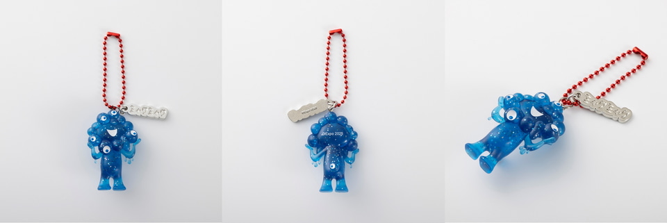 ミャクミャク立体キーホルダーに新色「黒」登場！ 全6色展開に
